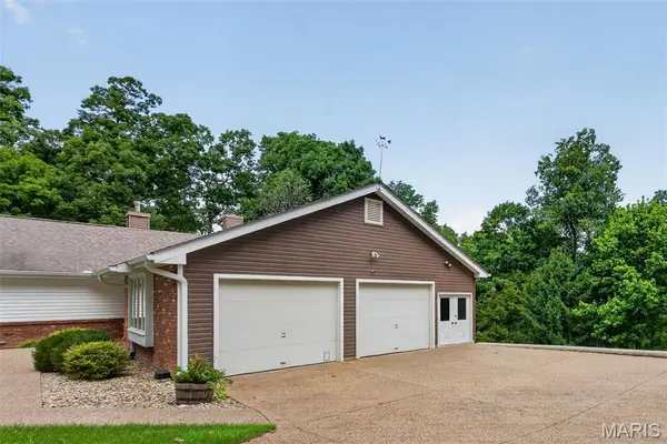 29 Greenview DR, Defiance, MO 63341