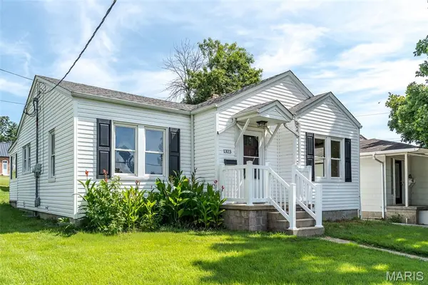 1323 E 6th ST, Washington, MO 63090