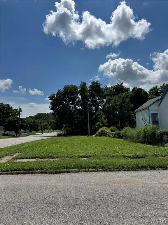 1101 Lyon ST, Hannibal, MO 63401