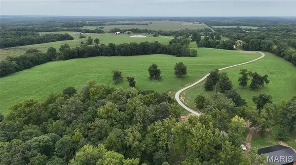 4405 County Road 242, Palmyra, MO 63461