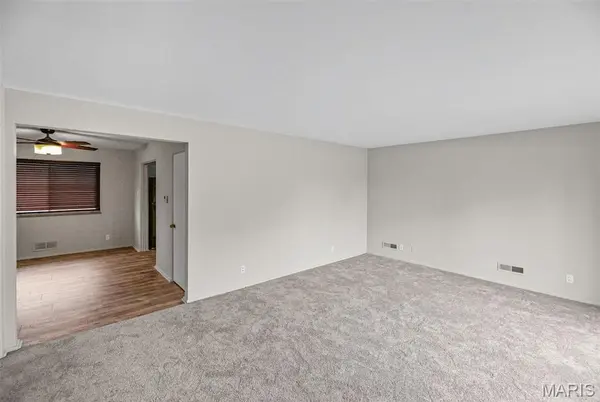 722 Berry RD, Wood River, IL 62095
