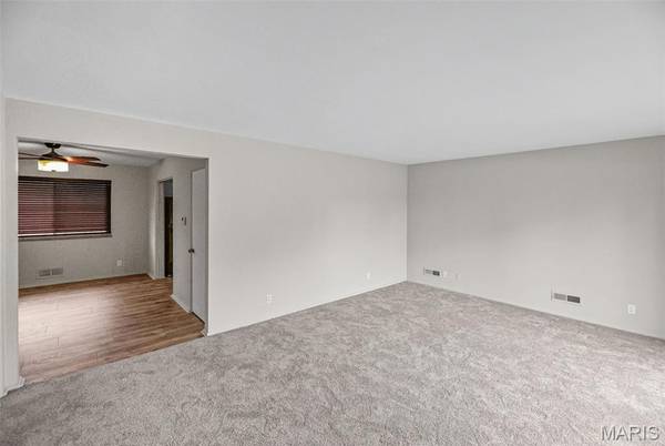 722 Berry RD, Wood River, IL 62095
