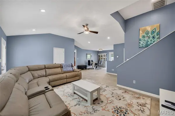 1325 NATHANIEL DR, Lebanon, MO 65536