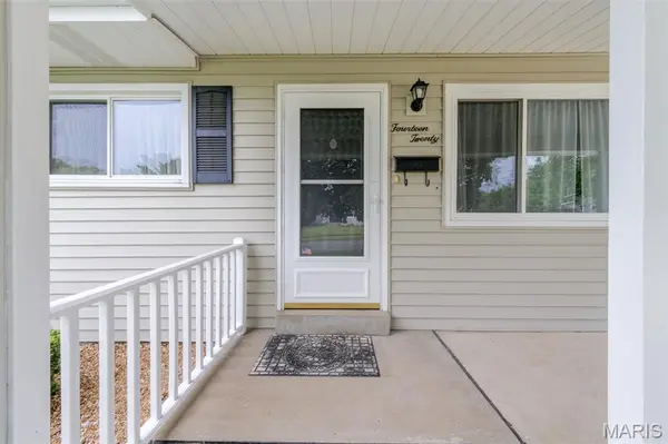 1420 Bobolink DR, Florissant, MO 63031
