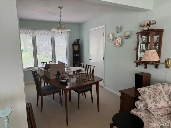 247 Geremma DR, Ballwin, MO 63011
