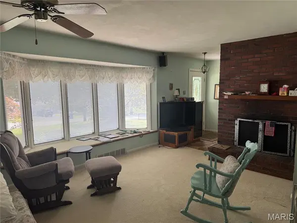 247 Geremma DR, Ballwin, MO 63011