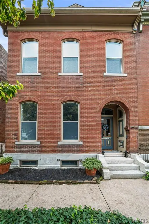 2012 Victor ST, St Louis, MO 63104