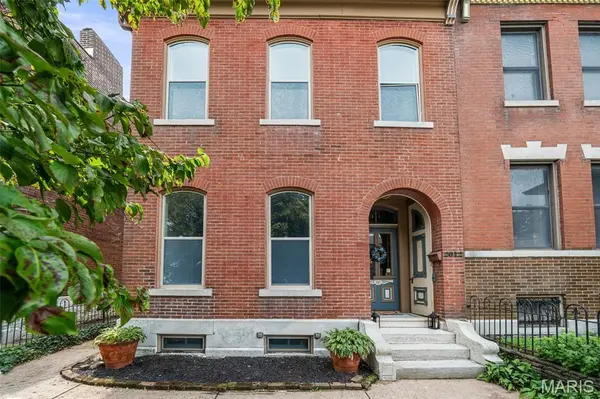 2012 Victor ST, St Louis, MO 63104
