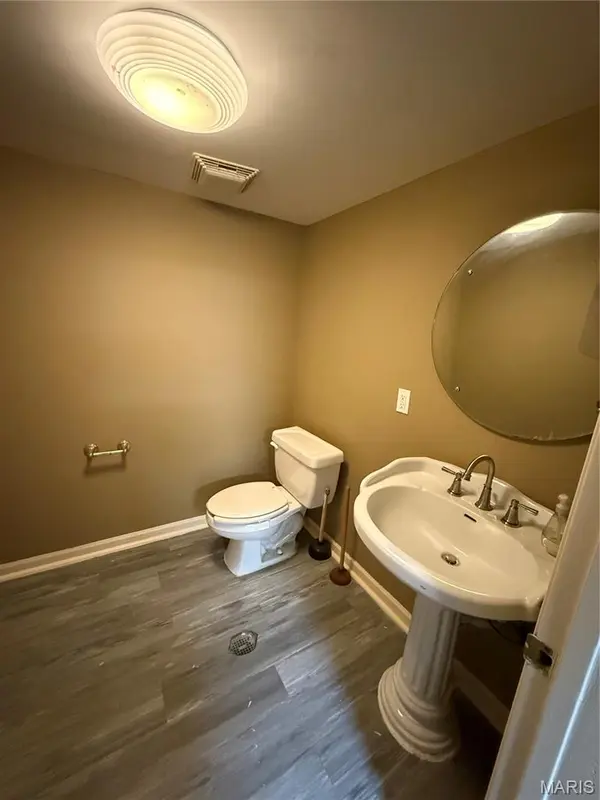14346 Manchester RD, Manchester, MO 63011