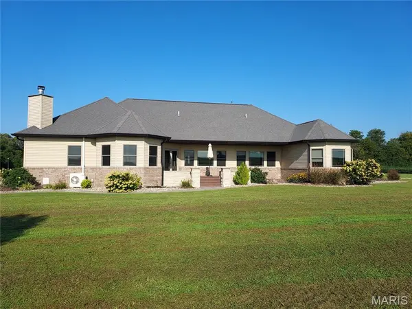 4553 Lauren DR, Pocahontas, IL 62275