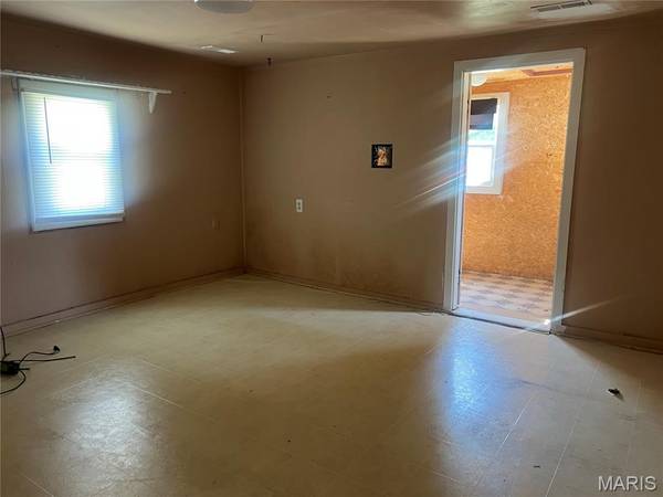 506 Fleming ST, Bernie, MO 63822