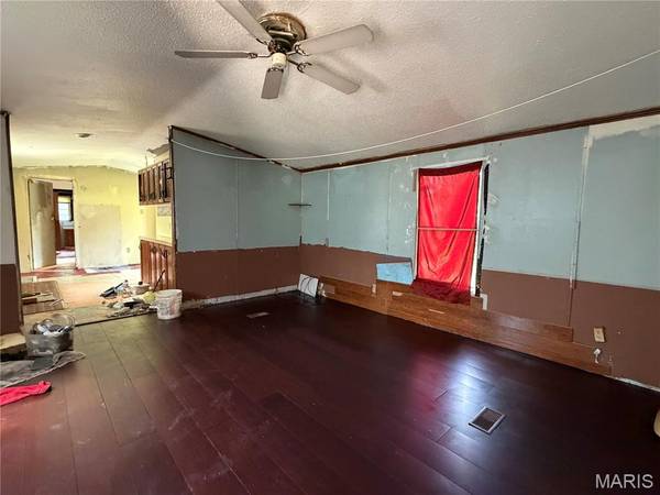 14192 Klondike RD, De Soto, MO 63020