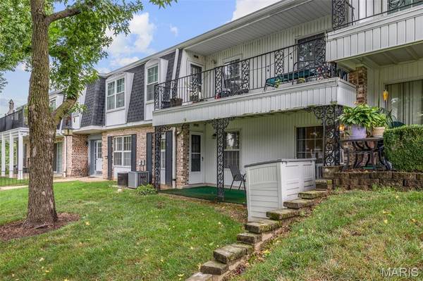 1716 Mayenne CT #B, St Louis, MO 63125