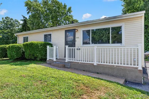 1180 Elder DR, Florissant, MO 63033