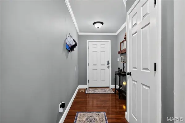 5513 Wavecrest CIR, St Charles, MO 63304