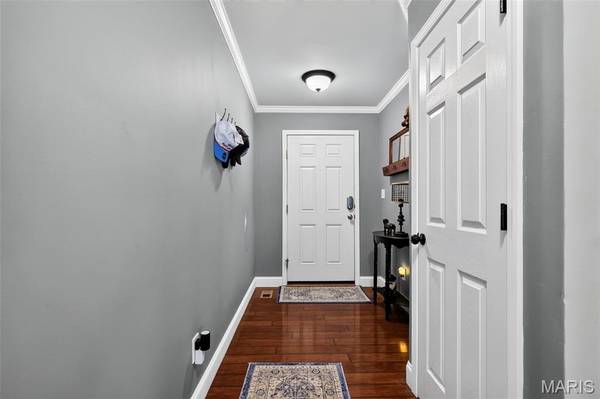 5513 Wavecrest CIR, St Charles, MO 63304