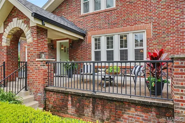 948 Tuxedo BLVD, Webster Groves, MO 63119