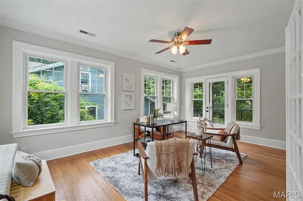 948 Tuxedo BLVD, Webster Groves, MO 63119