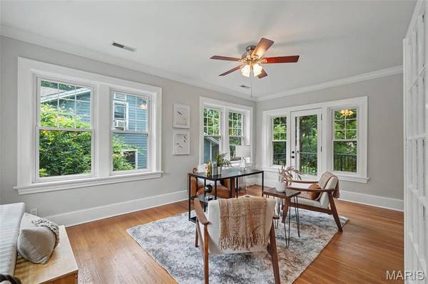 948 Tuxedo BLVD, Webster Groves, MO 63119
