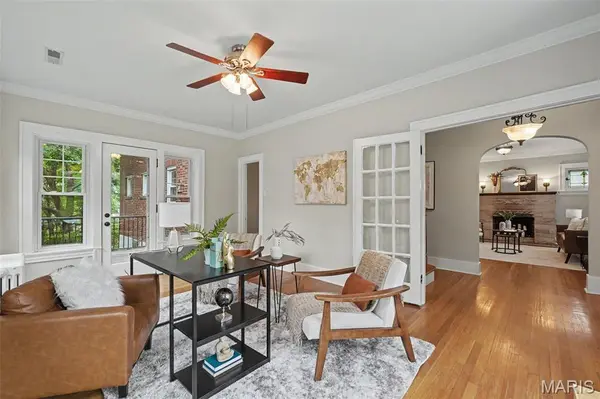 948 Tuxedo BLVD, Webster Groves, MO 63119