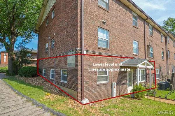 6941 Colonial Woods DR #27, St Louis, MO 63129