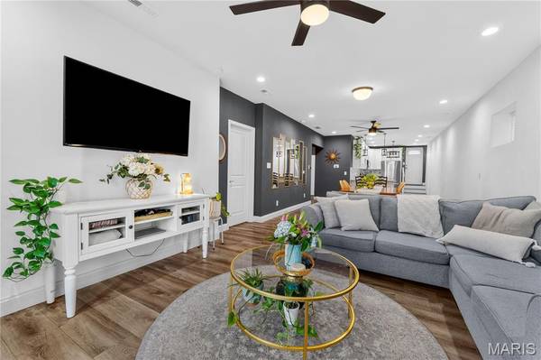 2006 Geyer AVE, St Louis, MO 63104
