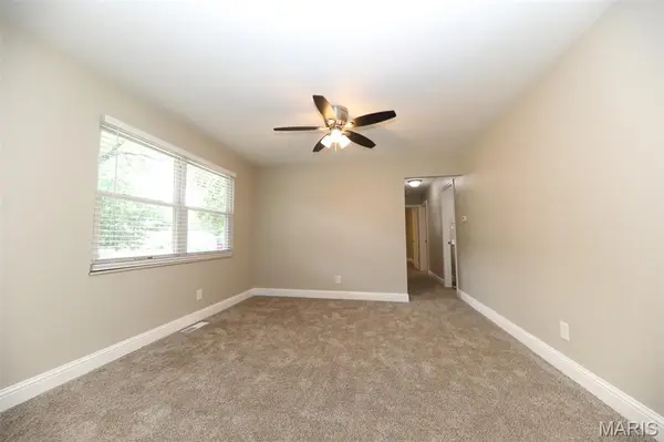 709 Galahad LN, Troy, IL 62294