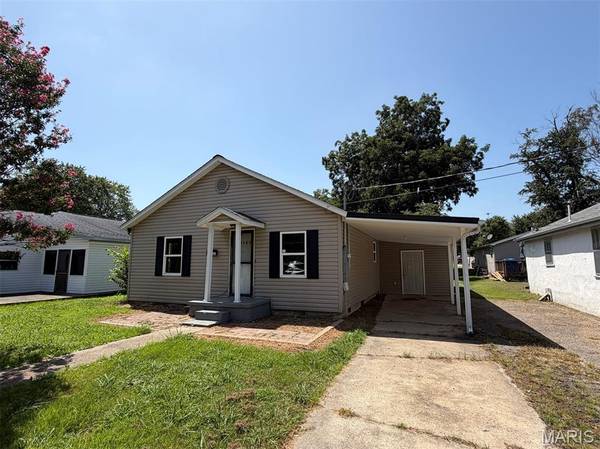 324 S Sassafrass ST, Dexter, MO 63841