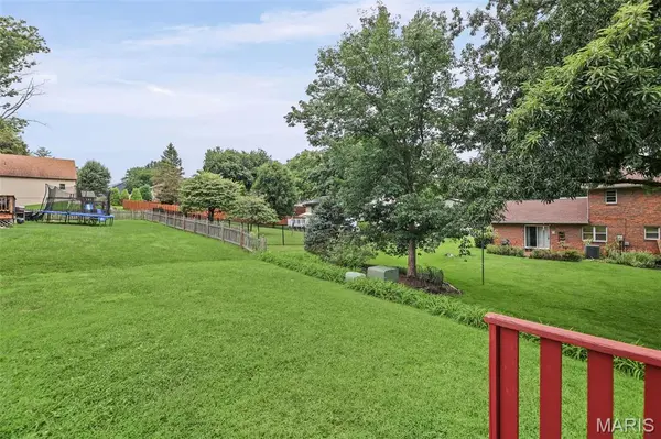 1810 Montview AVE, Godfrey, IL 62035
