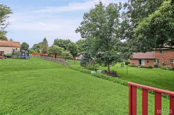 1810 Montview AVE, Godfrey, IL 62035
