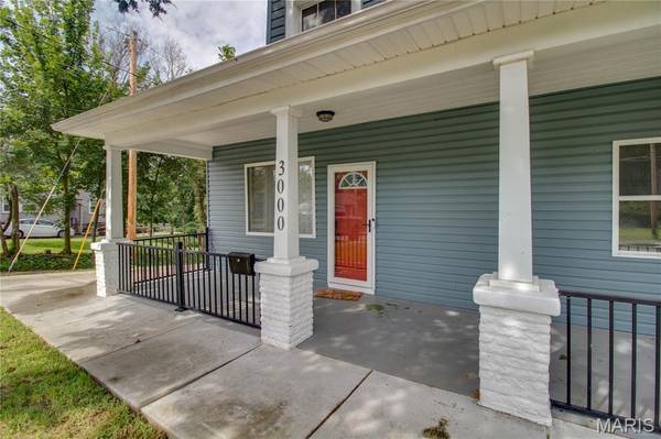 3000 Alby ST, Alton, IL 62002