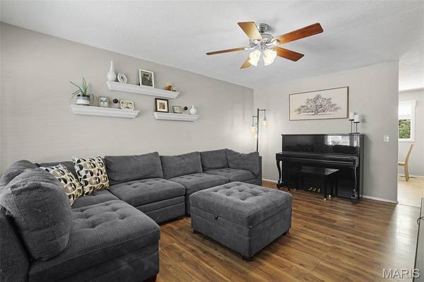 1704 E 9th ST, Washington, MO 63090