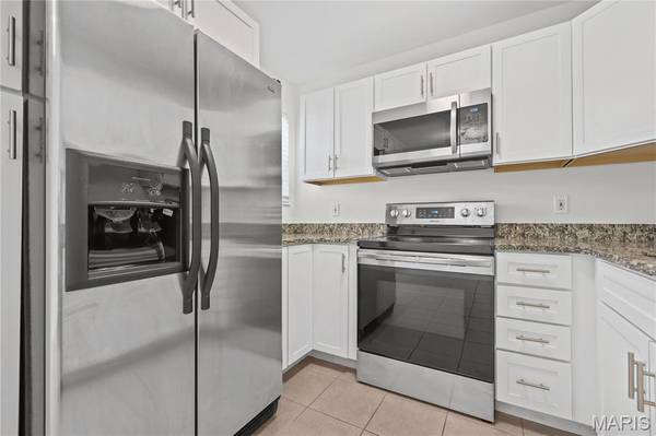 1209 Woodland Point DR #B, St Louis, MO 63146