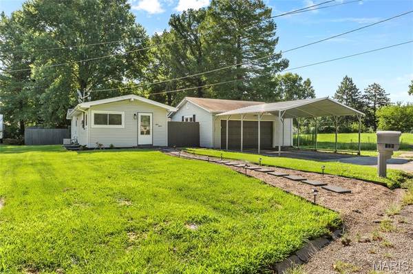 815 Southmoor PL, Godfrey, IL 62035
