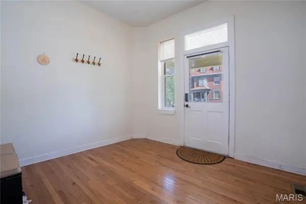5036 Cabanne AVE, St Louis, MO 63113
