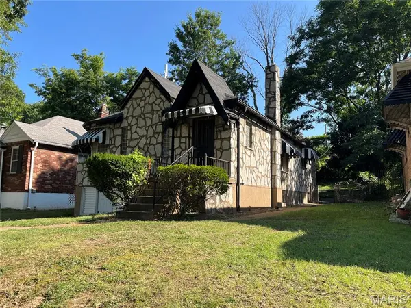 6735 Edison AVE, St Louis, MO 63121