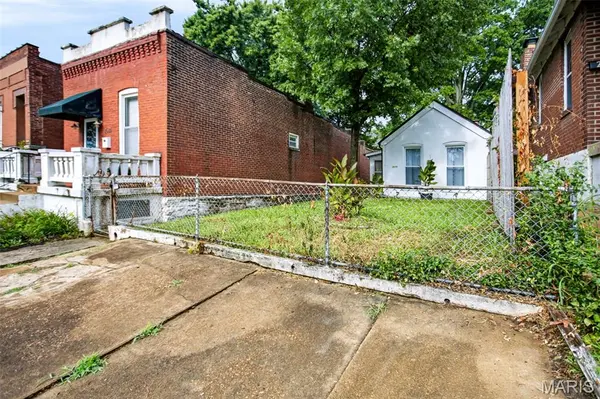 2619 Michigan AVE, St Louis, MO 63118