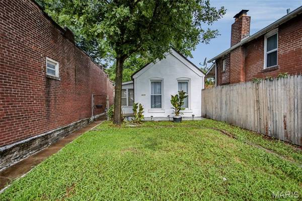 2619 Michigan AVE, St Louis, MO 63118