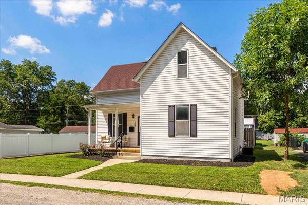 108 S Vine ST, Freeburg, IL 62243