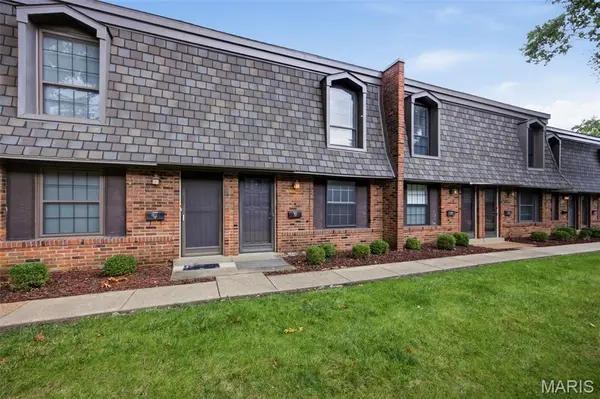 1871 Mansard DR, St Louis, MO 63125