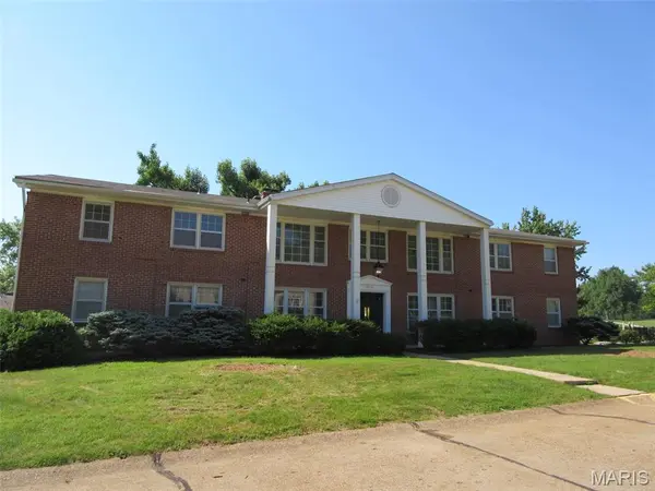 604 Thunderbird CT, Chesterfield, MO 63017