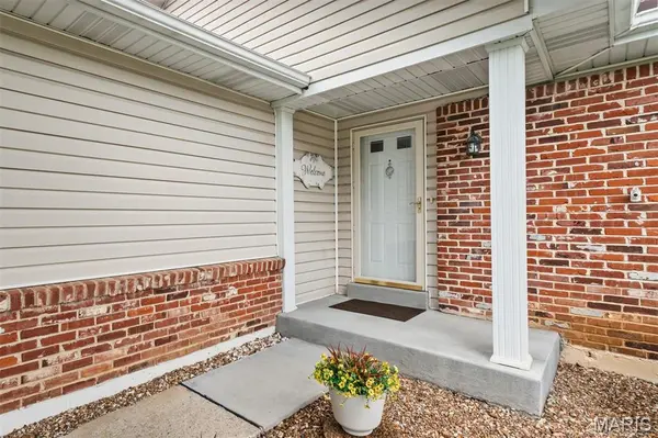 15 Dorchester CT, St Peters, MO 63376