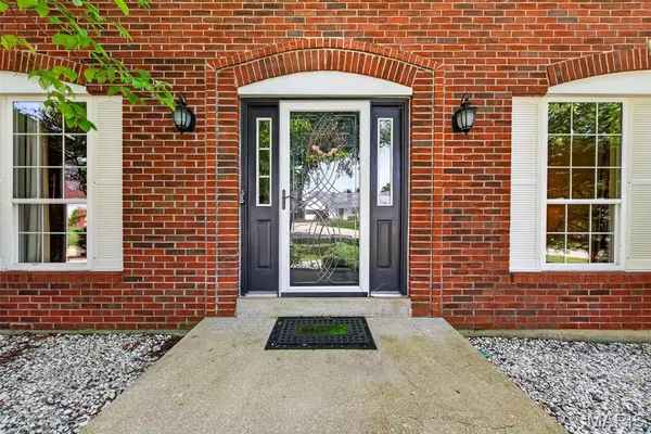 10 Docs Ct., St Charles, MO 63303