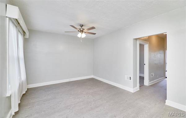 6462 Wanda AVE, St Louis, MO 63116