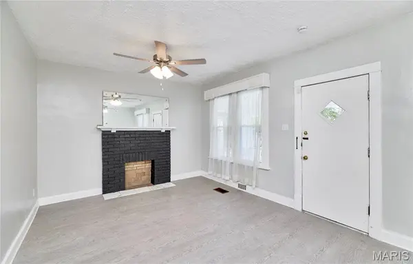 6462 Wanda AVE, St Louis, MO 63116