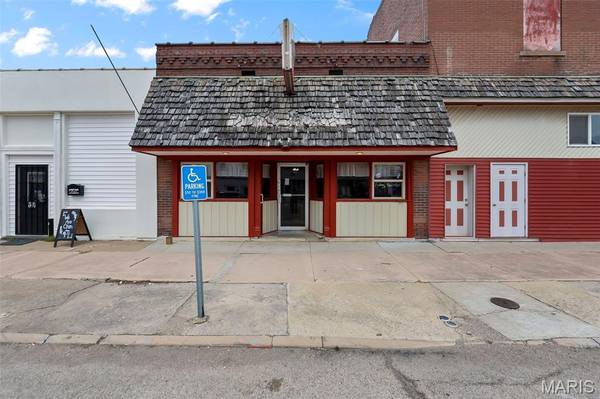 119 W Yoakum AVE, Chaffee, MO 63740
