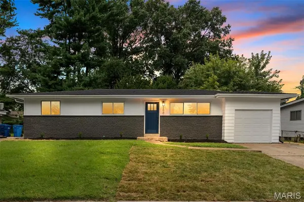 200 Francisca DR, Florissant, MO 63031
