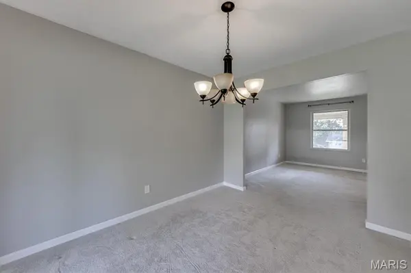 2728 Ashfield DR, Oakville, MO 63129