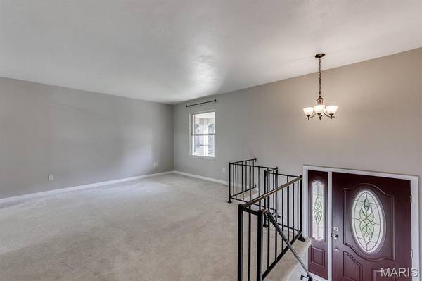 2728 Ashfield DR, Oakville, MO 63129