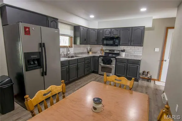 324 S 3rd ST, Brownstown, IL 62418